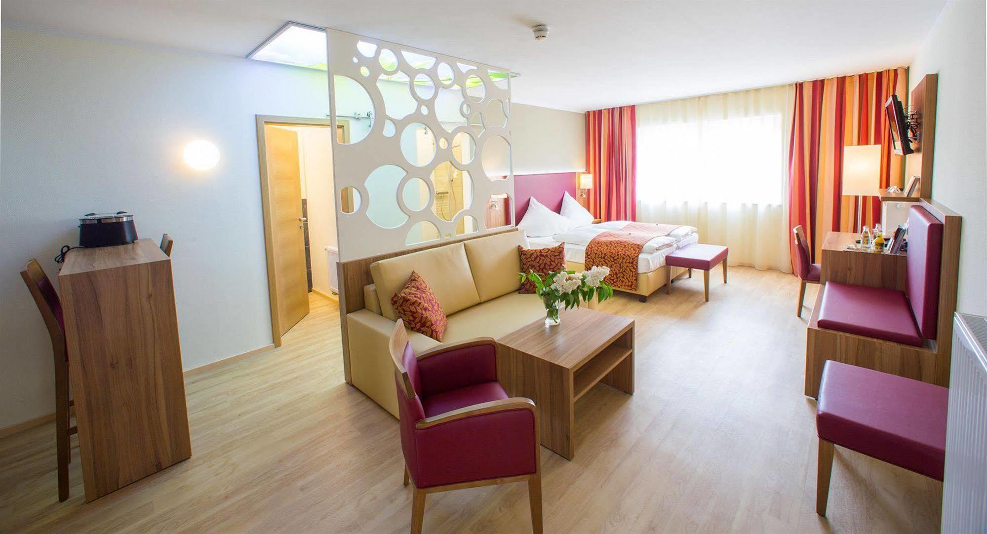 Pfalzhotel Asselheim Extérieur photo